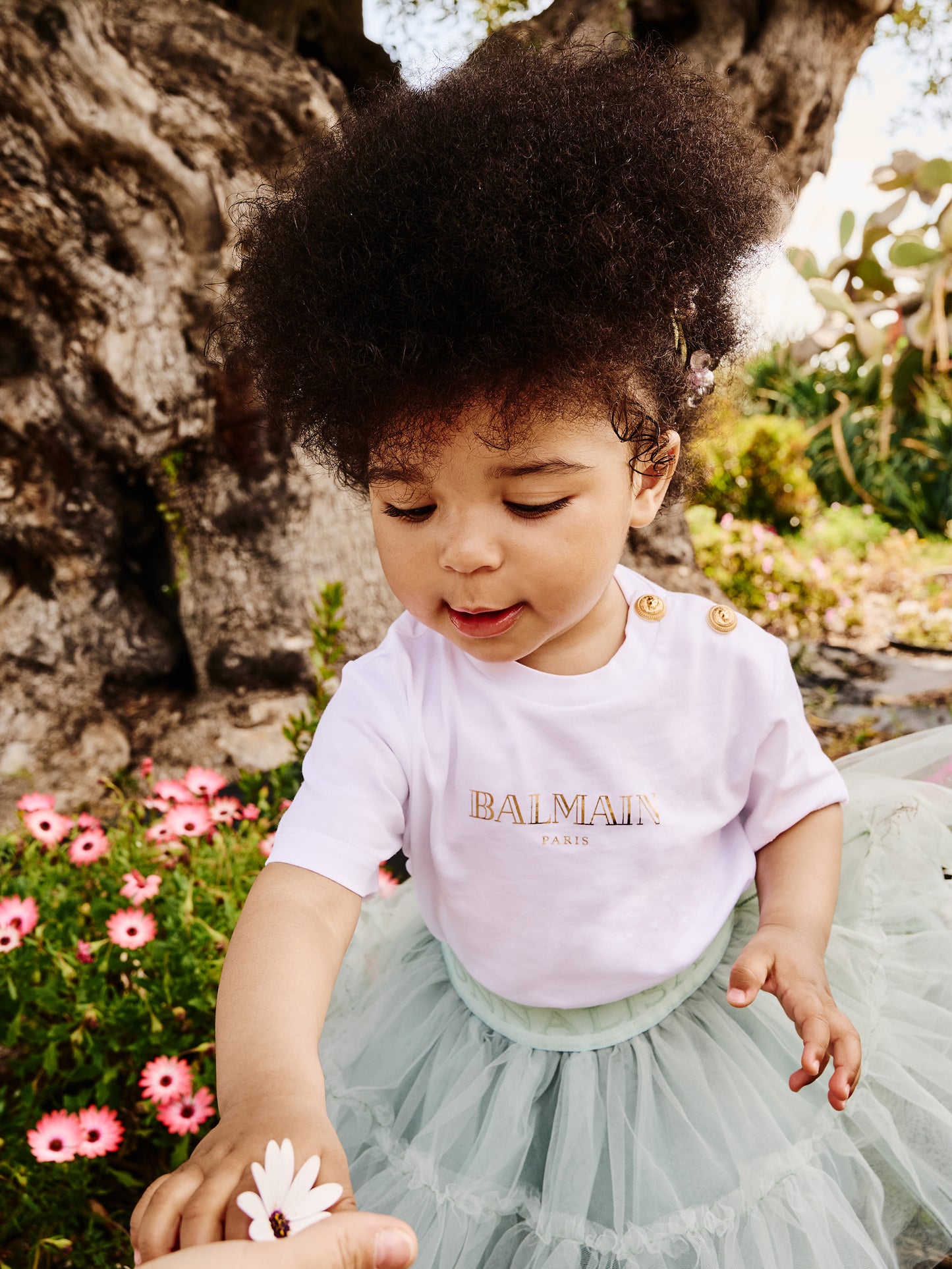T-shirt blanc pour bébé fille avec logo doré