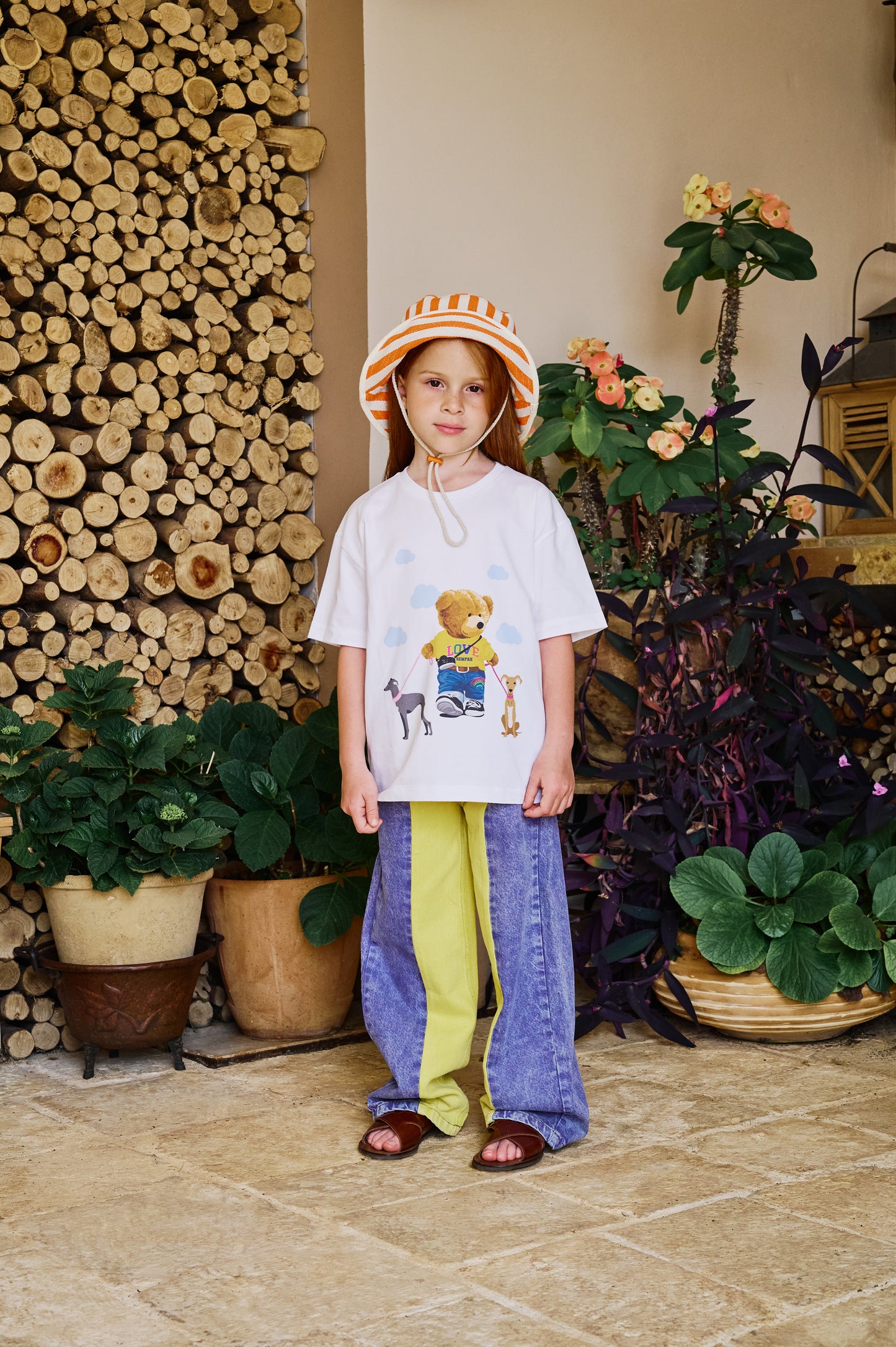 T-shirt blanc pour enfants avec ours et chiens