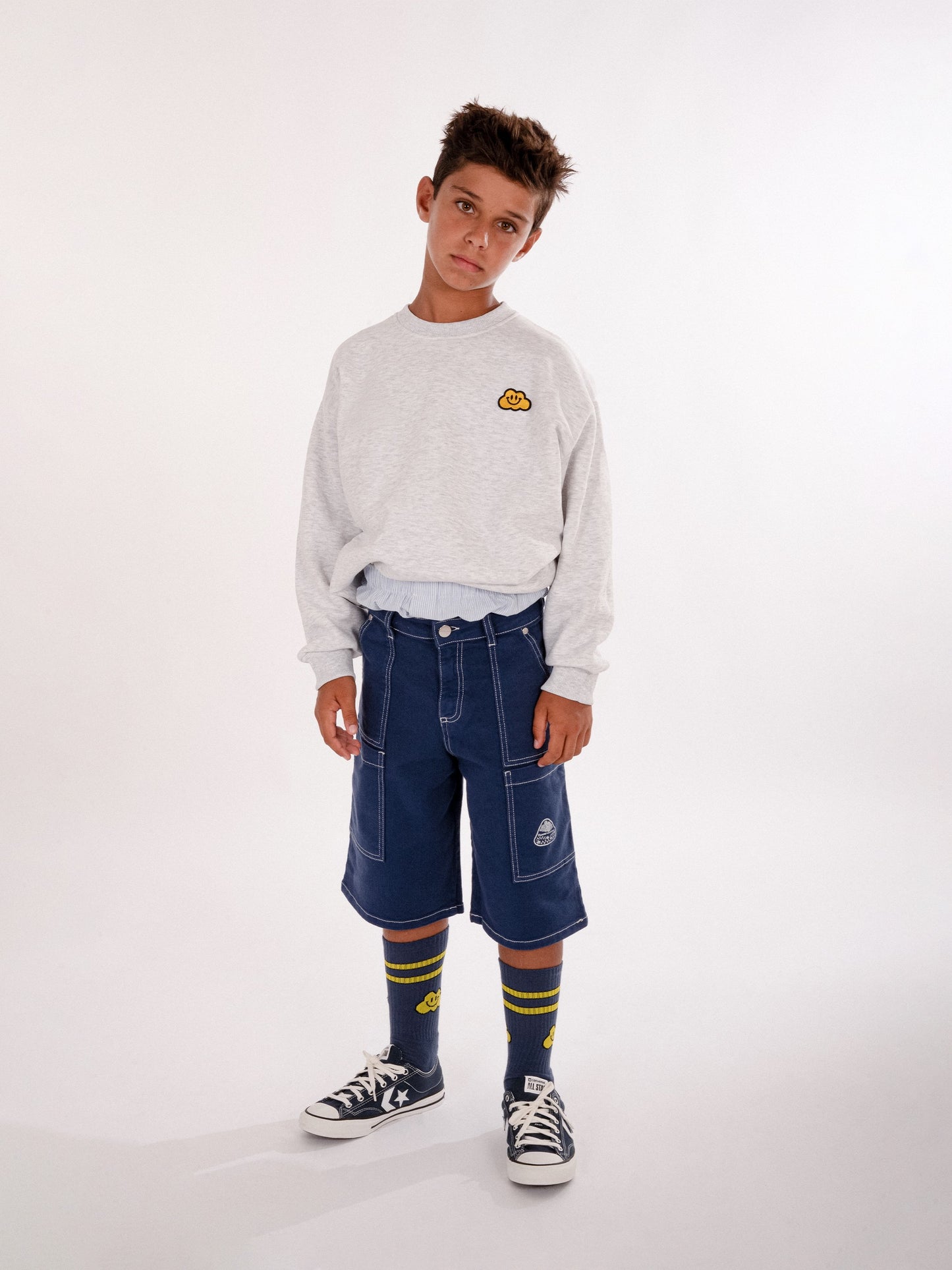 Sweat-shirt gris pour enfants avec nuage jaune