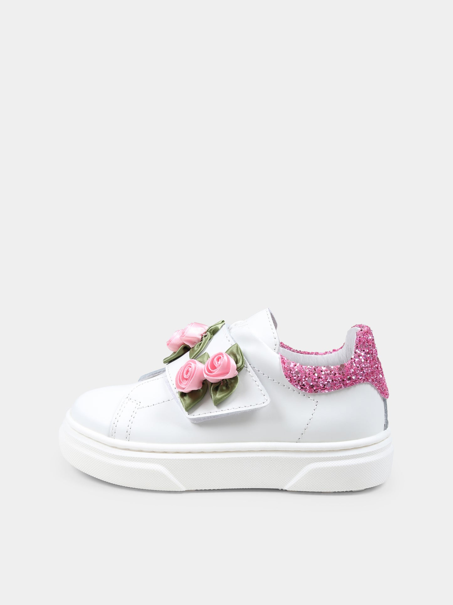 Sneakers bianche per bambina con rose,Monnalisa,83E003 5721 9990