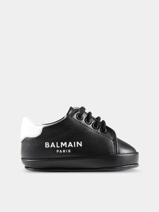 Sneakers nere da culla per neonato con logo bianco,Balmain Kids,BS0576 Y0051 930BC